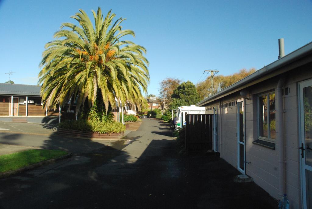 Avondale Motor Park Hotel Auckland Bagian luar foto