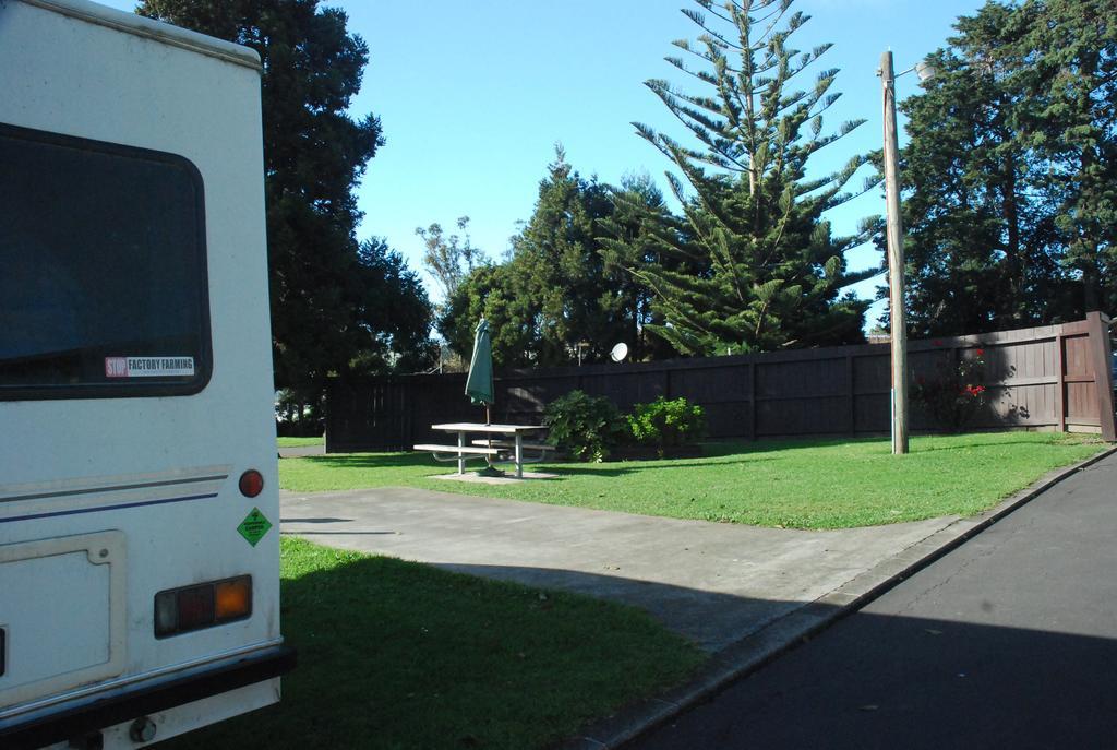 Avondale Motor Park Hotel Auckland Bagian luar foto