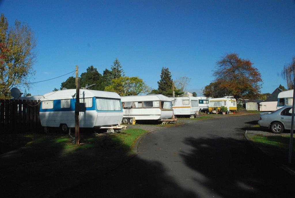 Avondale Motor Park Hotel Auckland Bagian luar foto