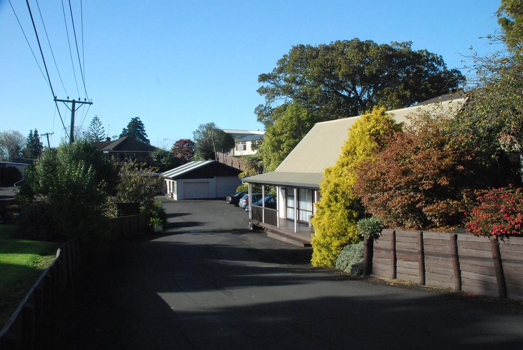 Avondale Motor Park Hotel Auckland Bagian luar foto