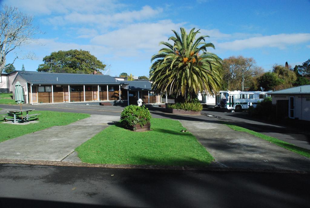 Avondale Motor Park Hotel Auckland Bagian luar foto