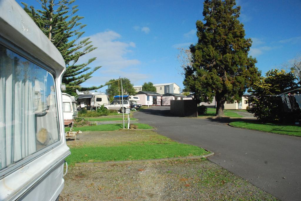 Avondale Motor Park Hotel Auckland Bagian luar foto