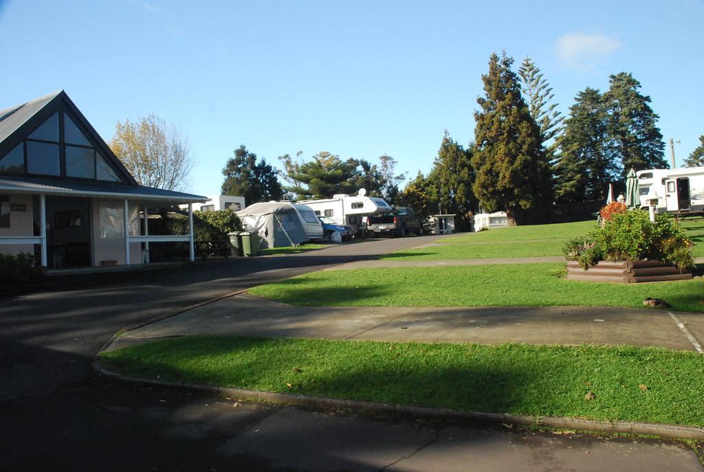 Avondale Motor Park Hotel Auckland Bagian luar foto