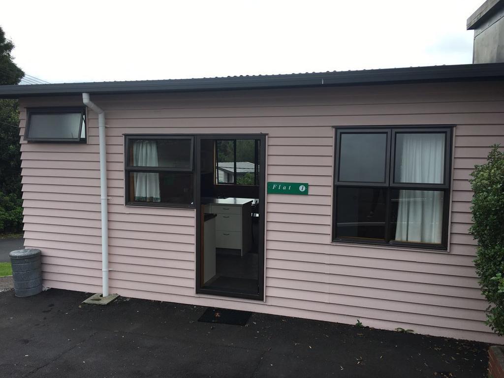 Avondale Motor Park Hotel Auckland Bagian luar foto